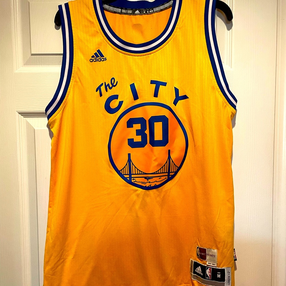 Steph Curry jersey; size medium and excellent condition!